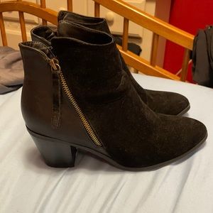 Keke Block Heel Booties - Black
